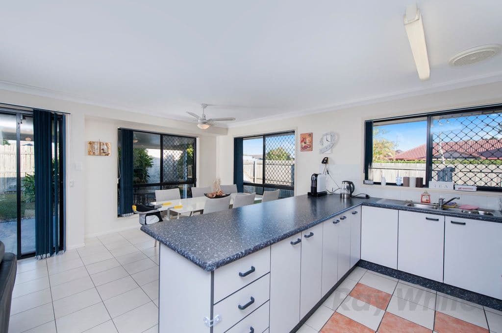72 Benbek Crct, SUNNYBANK HILLS QLD 4109, Sunnybank Hills - Thumbnail 2