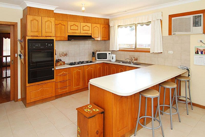 10 Appletree Drive, MILL PARK VIC 3082, Mill Park - Thumbnail 2