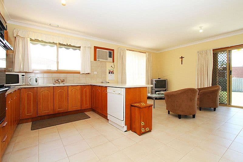10 Appletree Drive, MILL PARK VIC 3082, Mill Park - Thumbnail 3