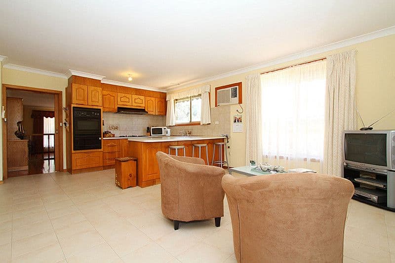 10 Appletree Drive, MILL PARK VIC 3082, Mill Park - Thumbnail 5