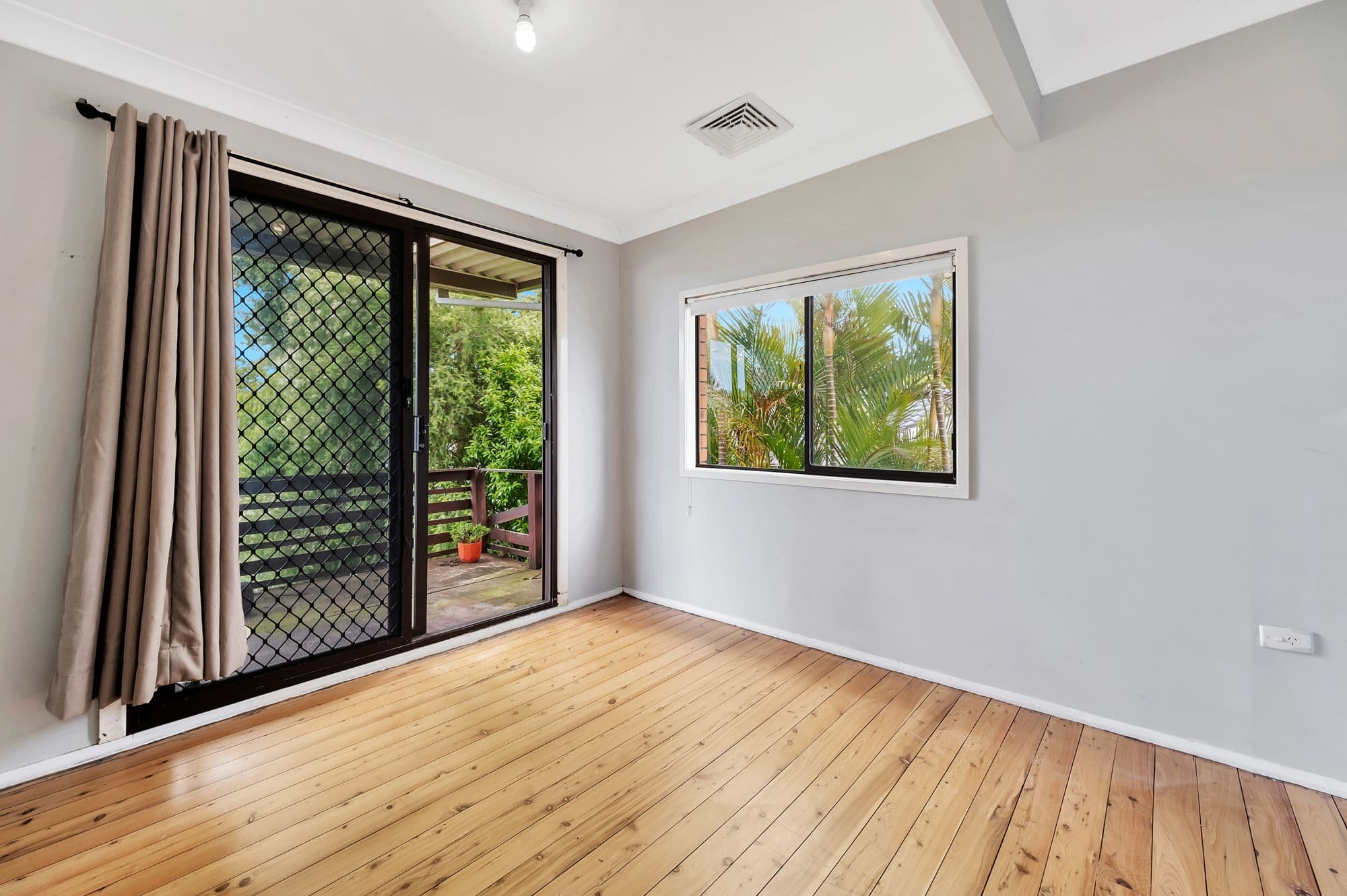 14 Erin Avenue, Berkeley Vale NSW 2261, Berkeley Vale - Thumbnail 8