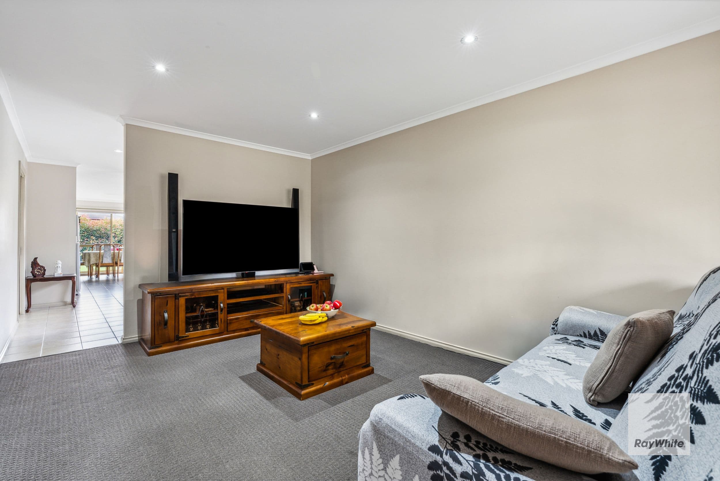 29 Kyneton Circuit, Caroline Springs VIC 3023, Caroline Springs - Thumbnail 2