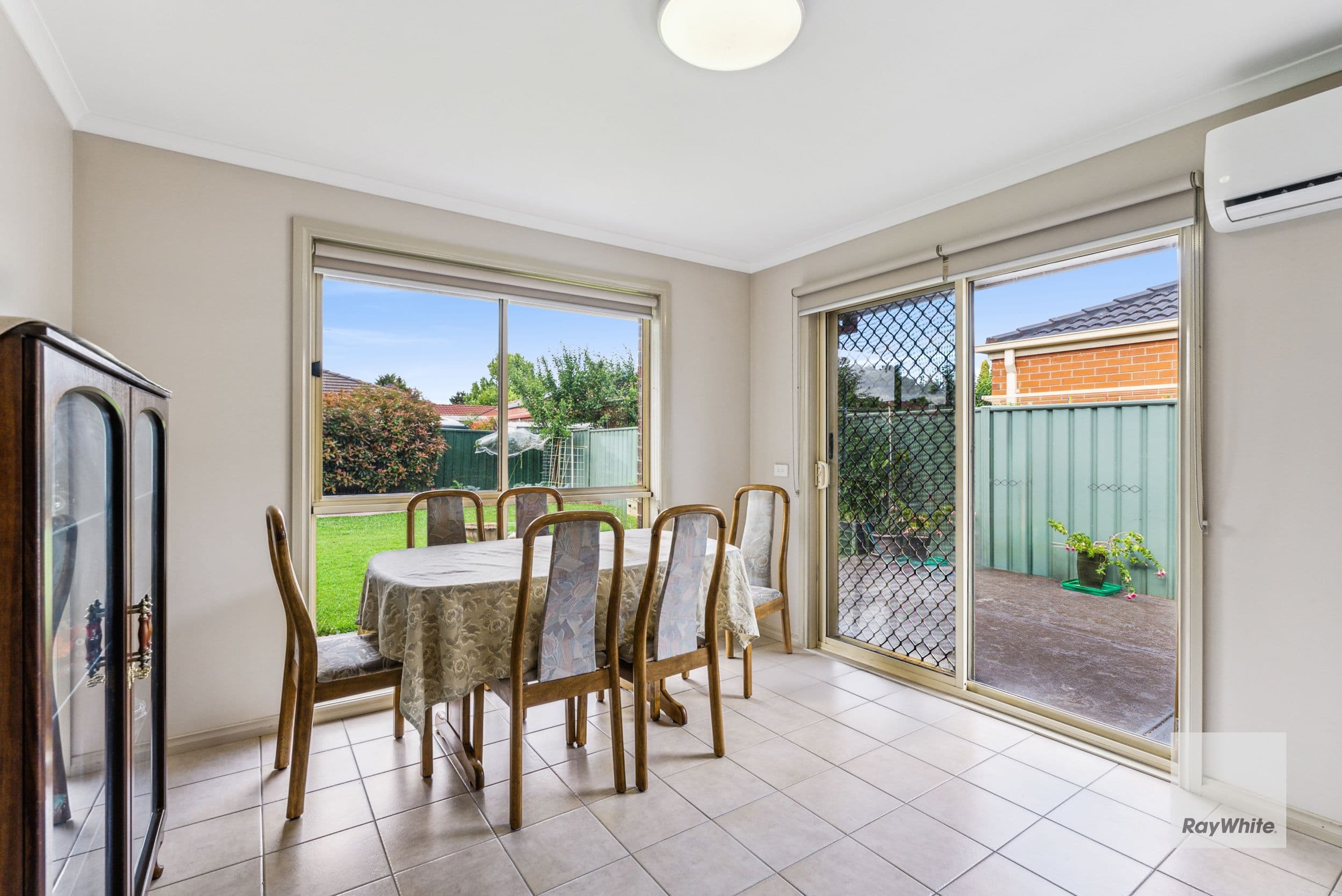 29 Kyneton Circuit, Caroline Springs VIC 3023, Caroline Springs - Thumbnail 4