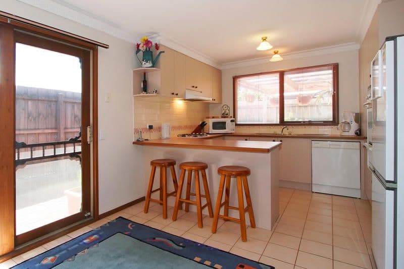 28 Blackburn Drive, CHELTENHAM VIC 3192, Cheltenham - Thumbnail 4