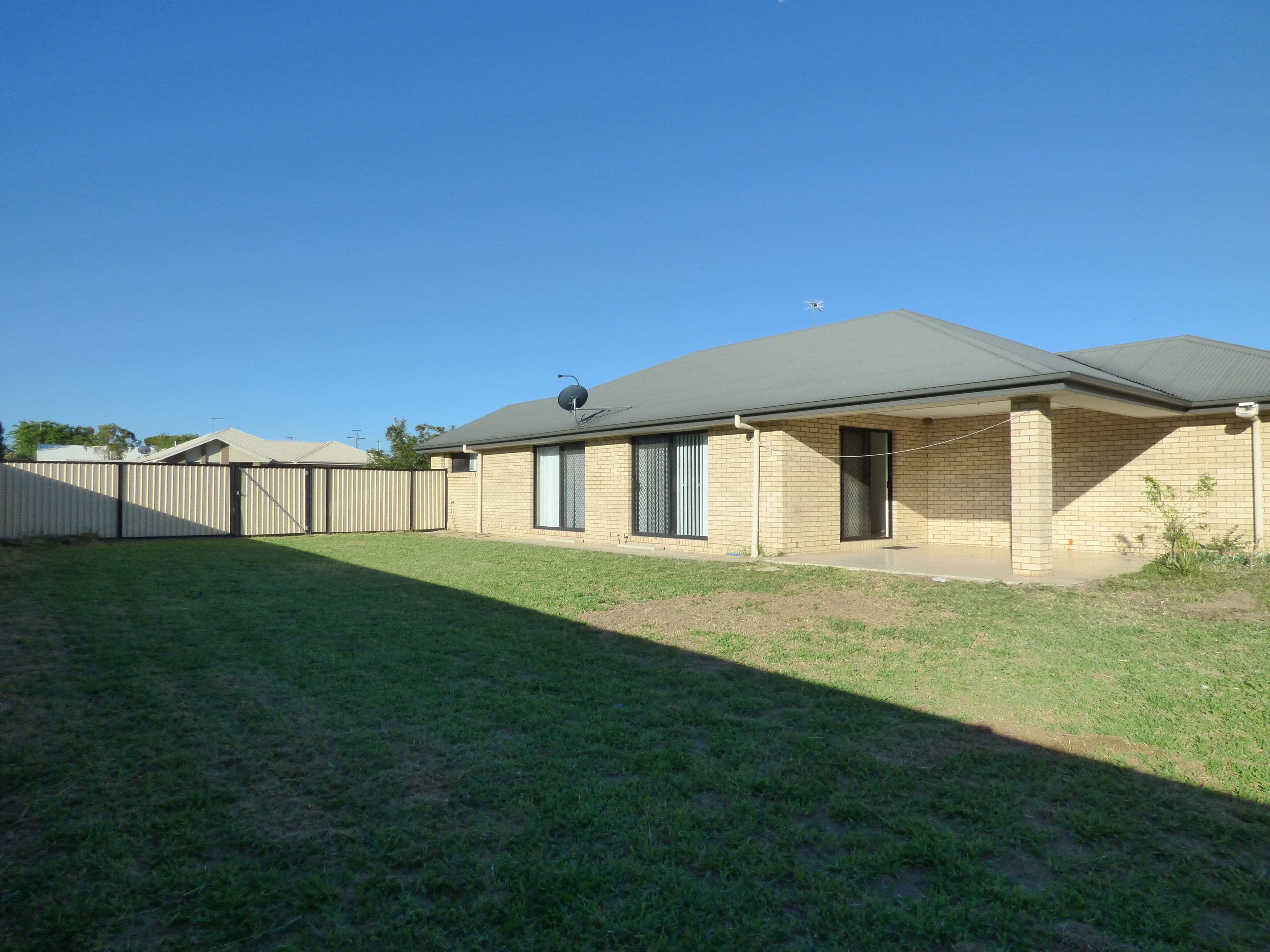 4 Beetson Drive, Roma QLD 4455, Roma - Thumbnail 3