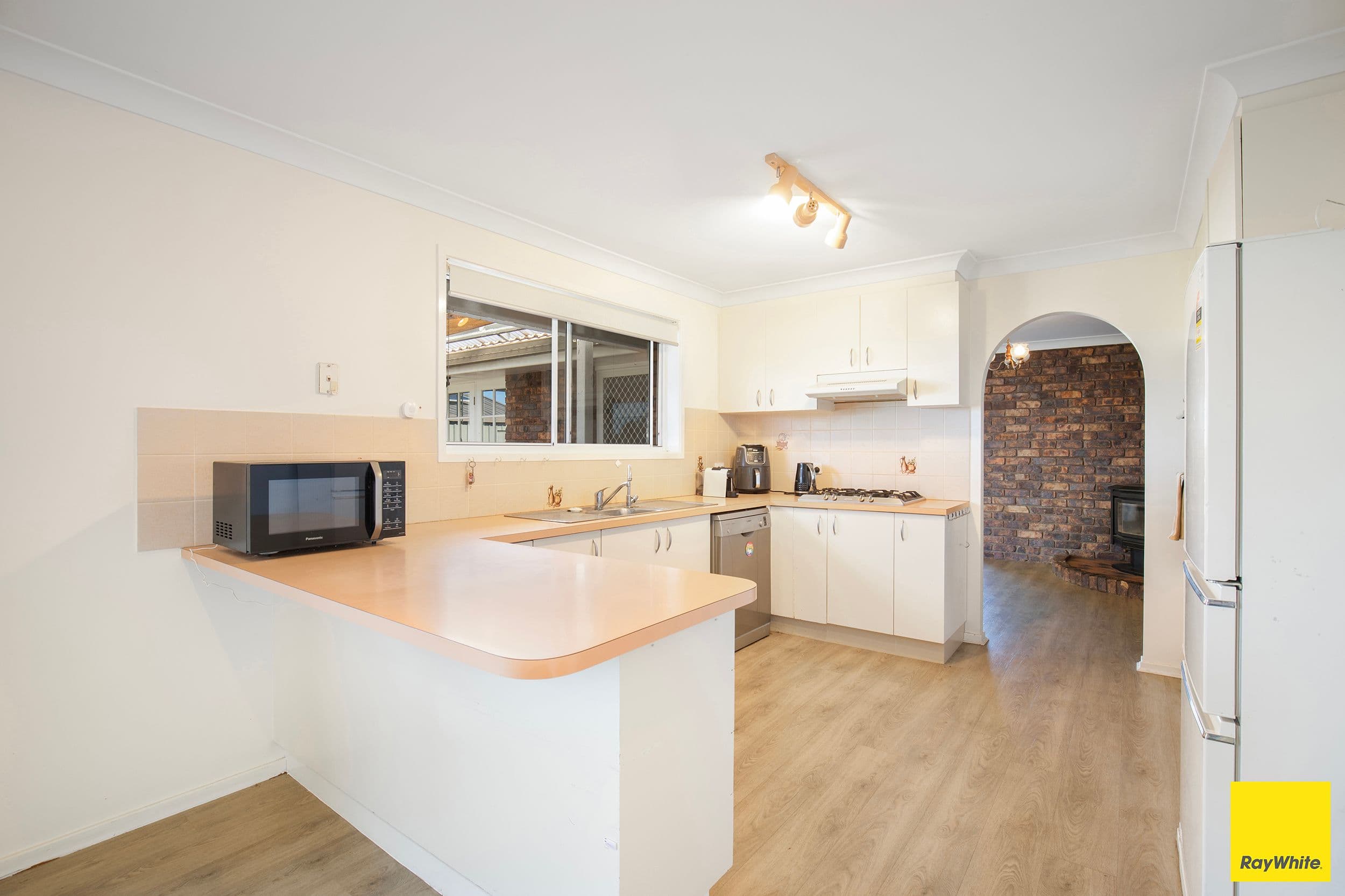11 Elm Street, Guyra NSW 2365, Guyra - Thumbnail 2