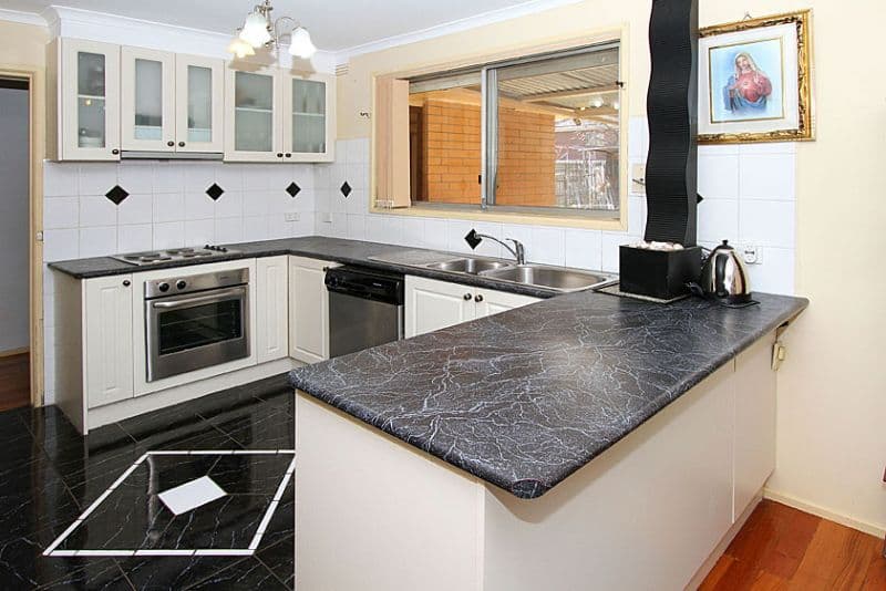 124 Victoria Drive, THOMASTOWN VIC 3074, Thomastown - Thumbnail 2