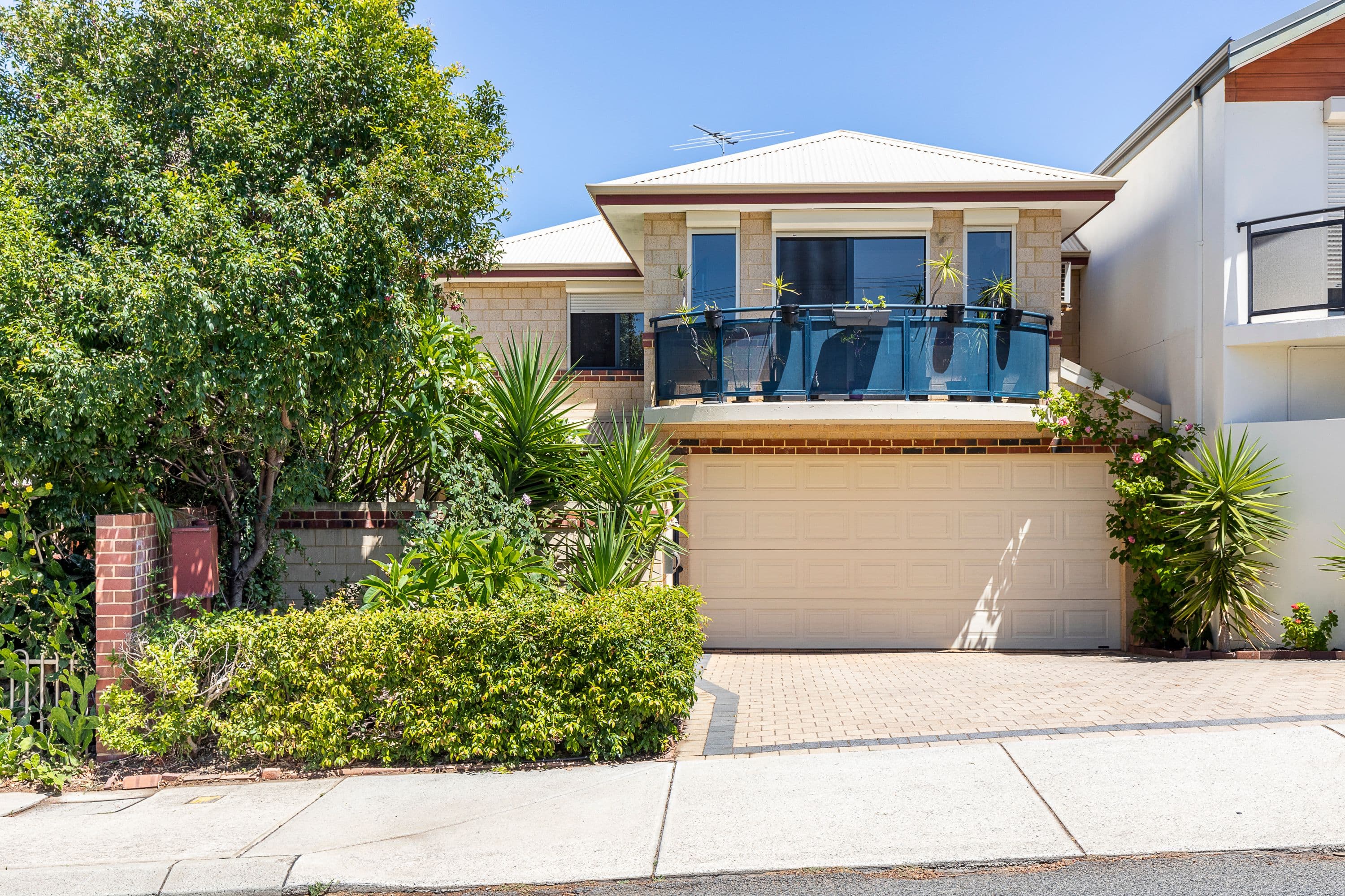 49 Brady Street, Mount Hawthorn WA 6016, Mount Hawthorn - Thumbnail 2