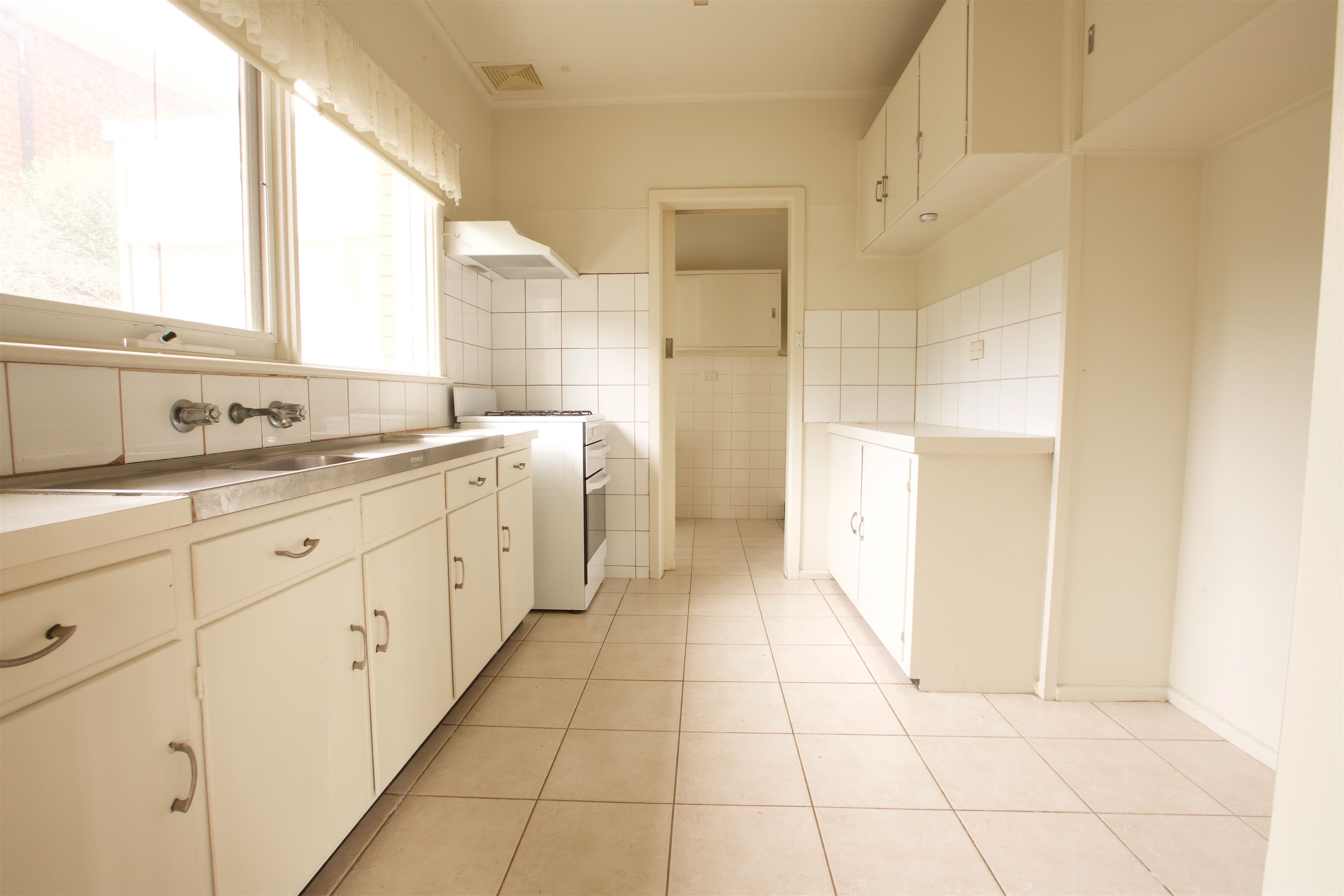 9 Floreat Court, Glen Waverley VIC 3150, Glen Waverley - Thumbnail 3