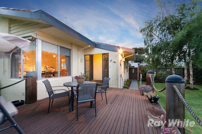 38 Hampden Street, MORNINGTON VIC 3931, Mornington - Thumbnail 2