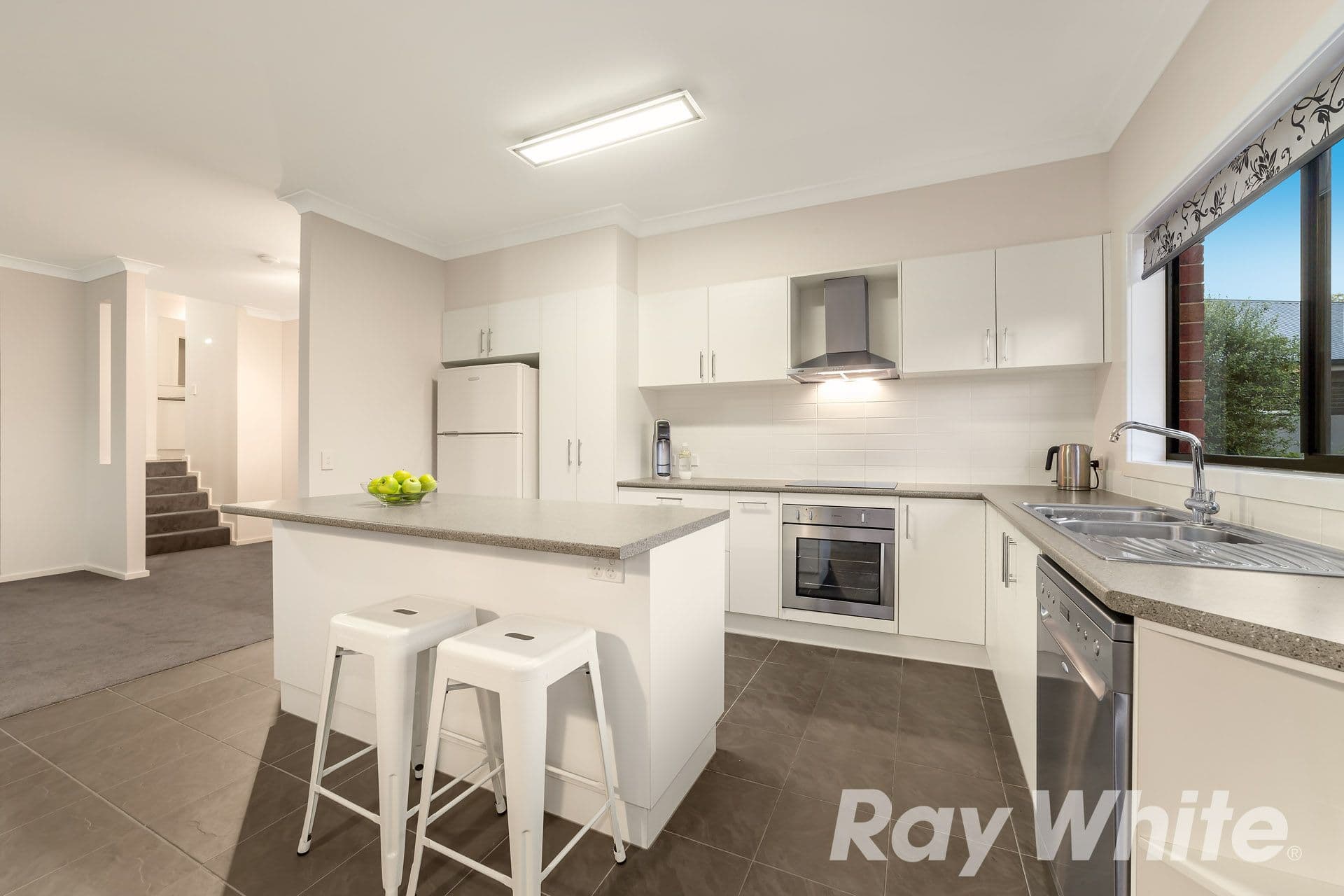 8 Sanctuary Court, Diamond Creek VIC 3089, Diamond Creek - Thumbnail 3