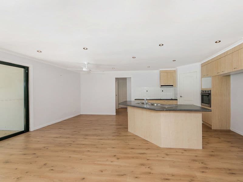 10 Broxbourne Place, Oxenford QLD 4210, Oxenford - Thumbnail 5