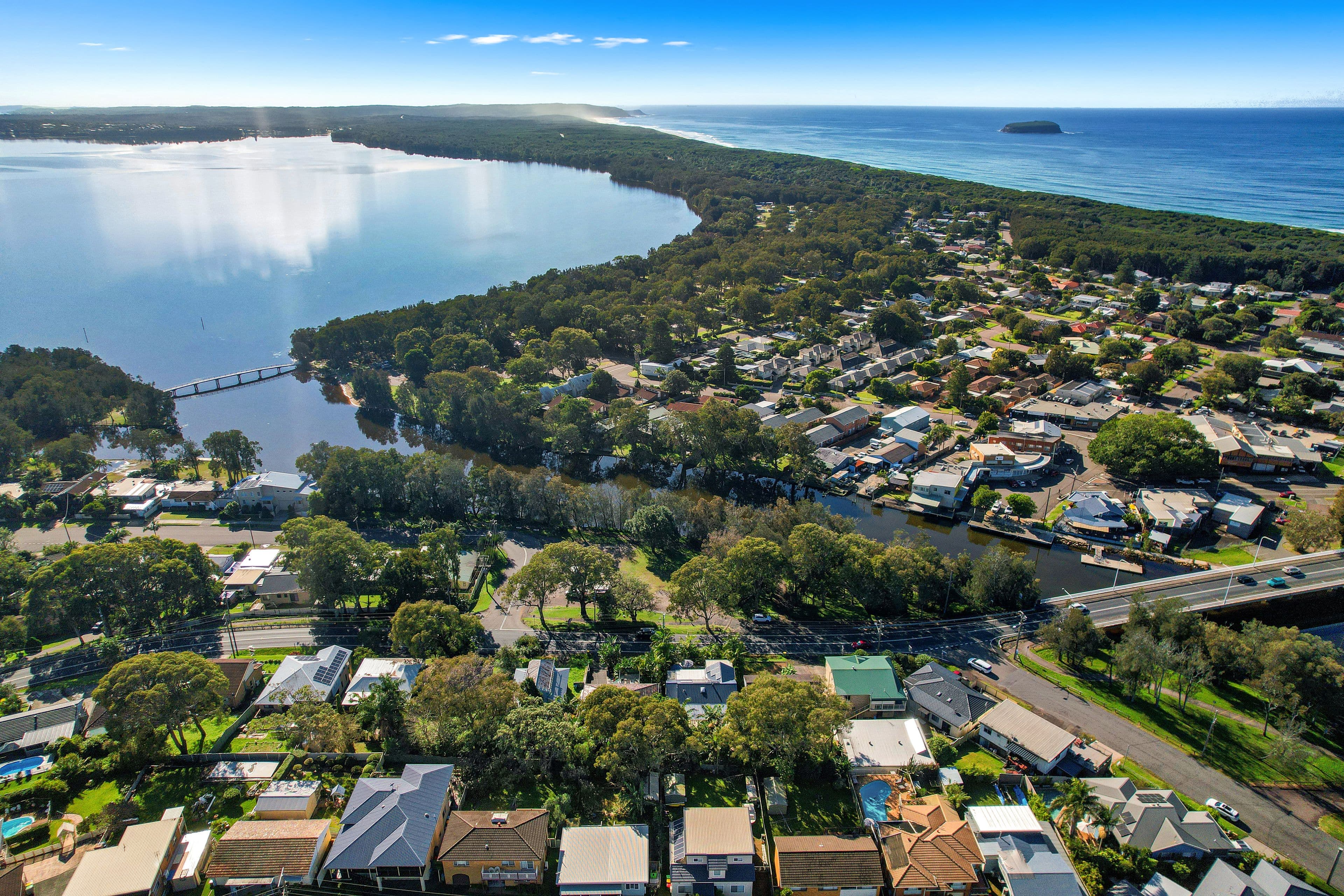6 Scenic Drive, Budgewoi NSW 2262, Budgewoi - Thumbnail 2