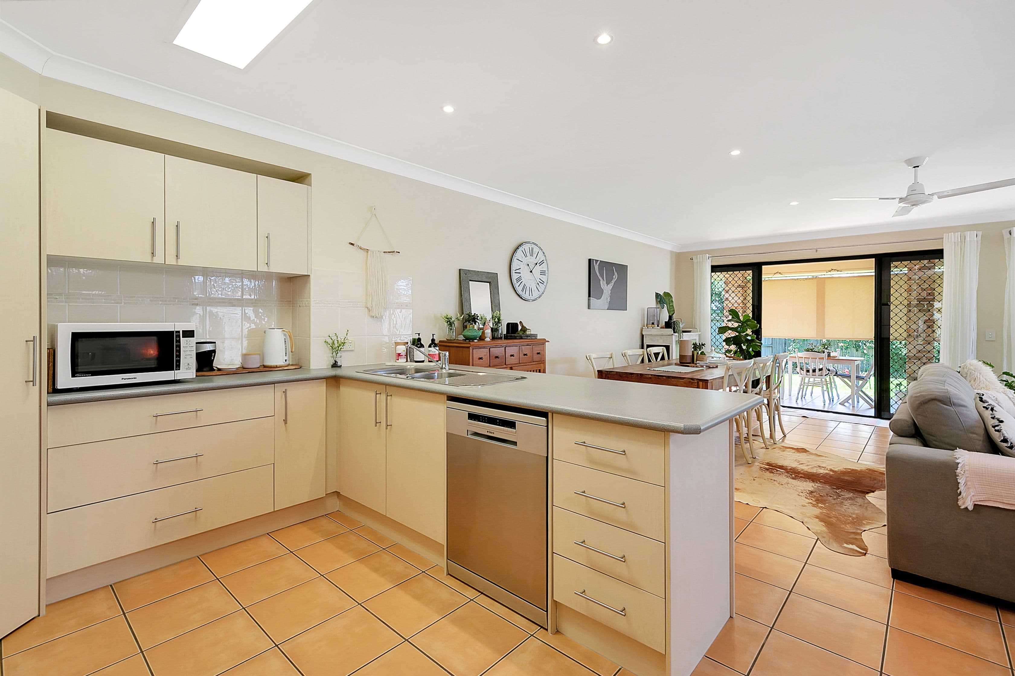 77 Bainbridge Street, Ormiston QLD 4160, Ormiston - Thumbnail 2