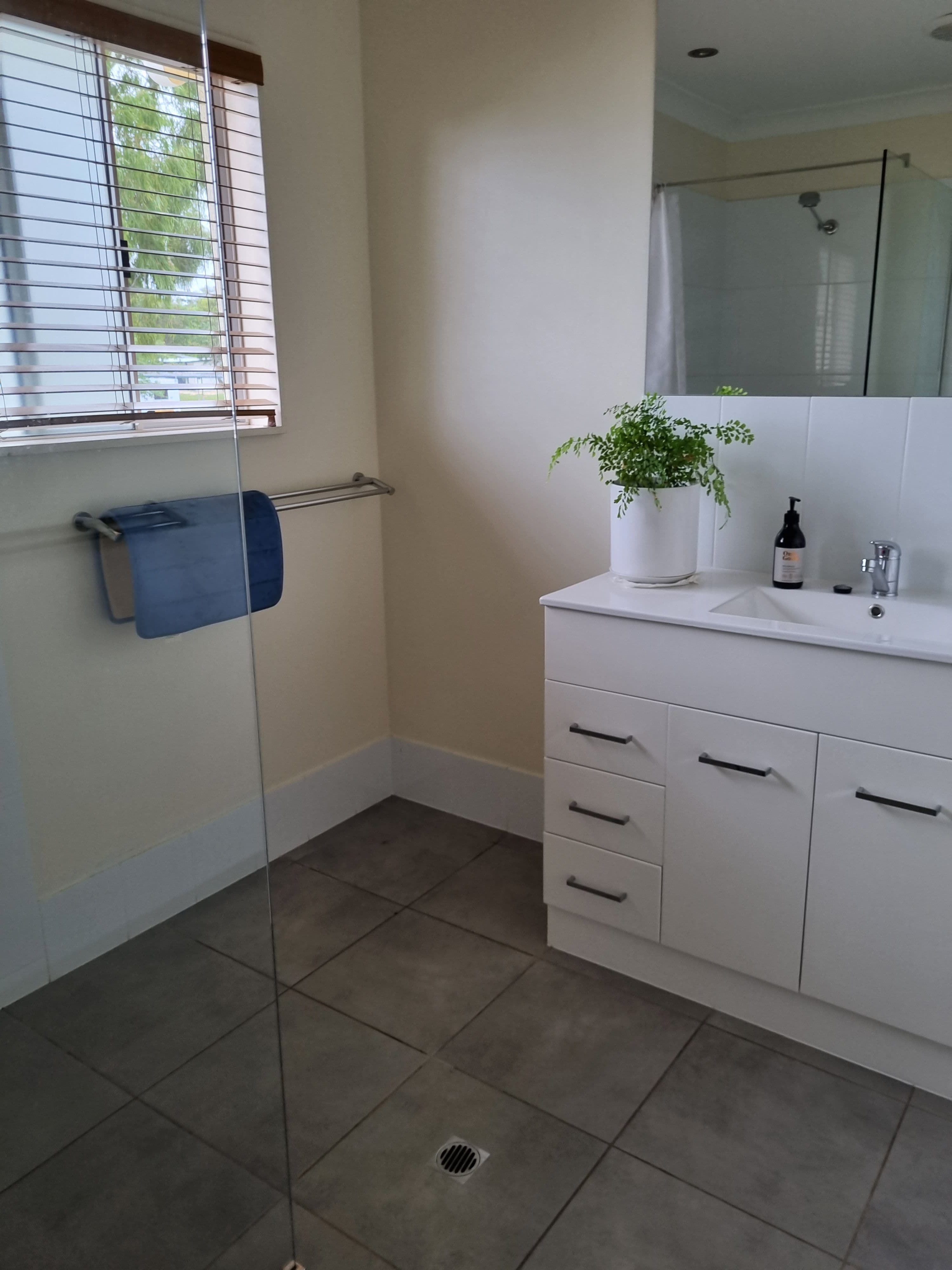 4 Pittsbay, Boyne Island QLD 4680, Boyne Island - Thumbnail 8