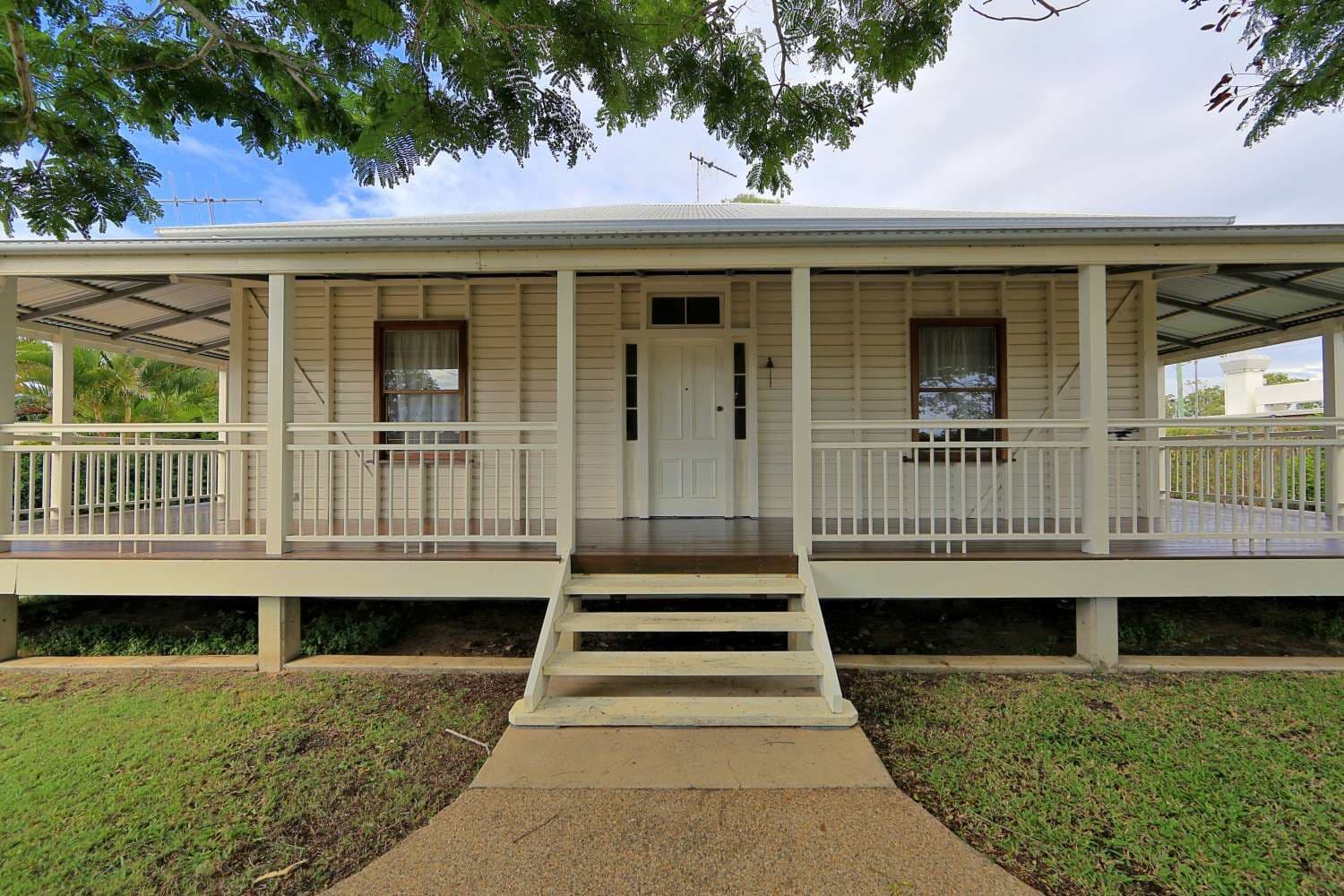 1 Sims Road, AVENELL HEIGHTS QLD 4670, Avenell Heights - Image 1