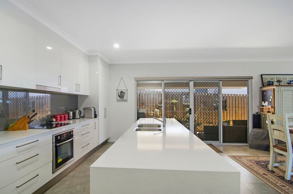 3 Element Street, Elanora QLD 4221, Elanora - Thumbnail 2