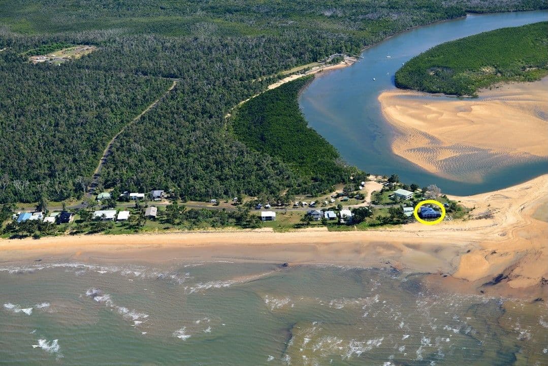 4 Luff Street, Hull Heads QLD 4854, Hull Heads - Thumbnail 2