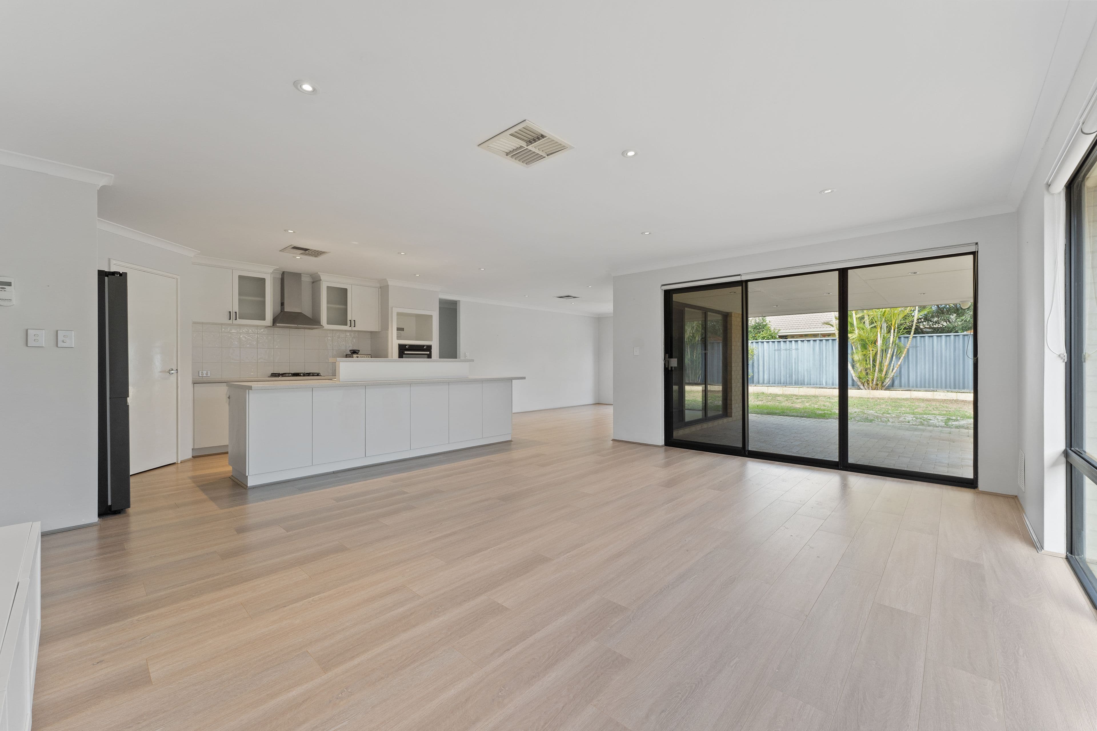 8 Triandra Street, Baldivis WA 6171, Baldivis - Thumbnail 2