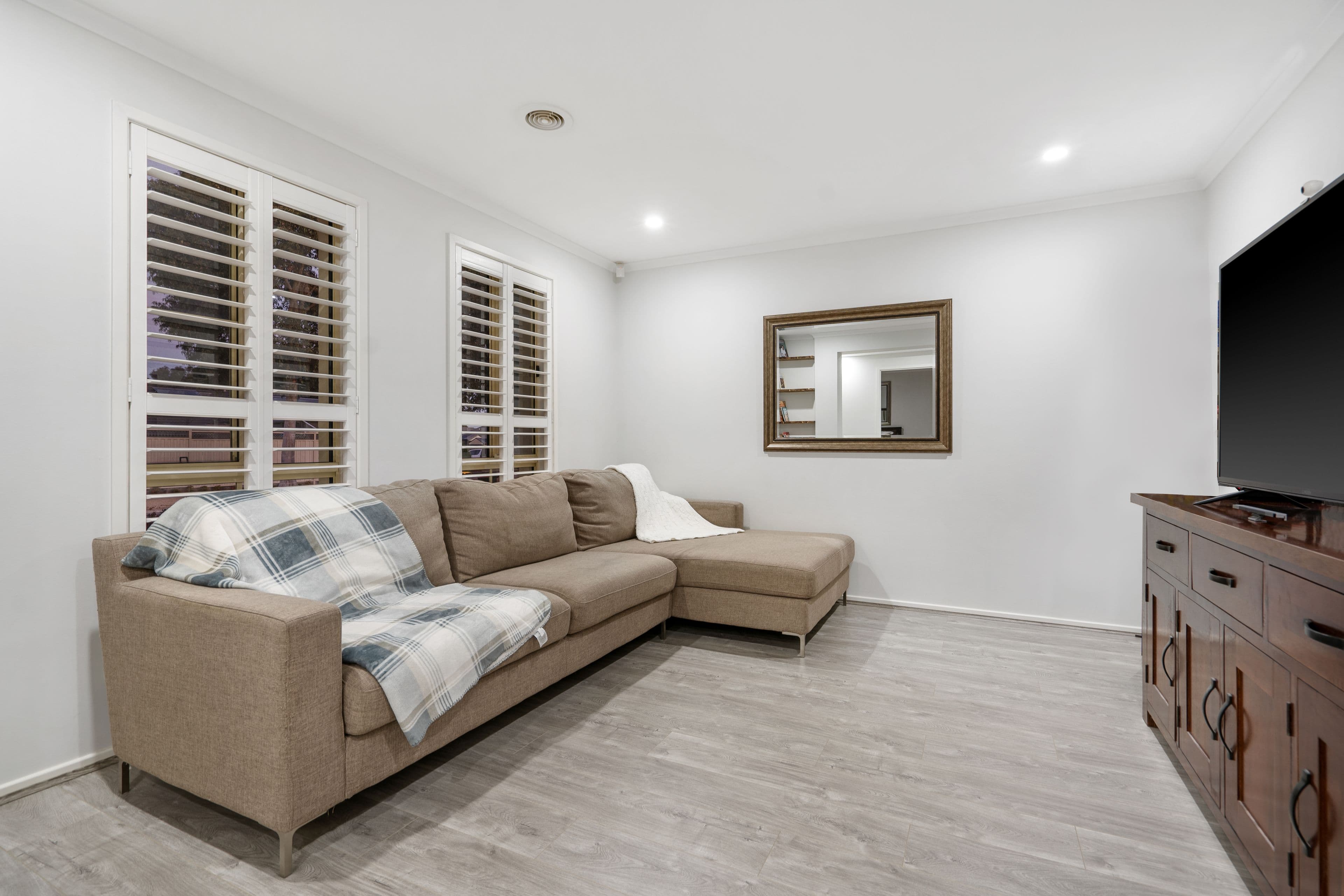 3 Naracoorte Drive, Caroline Springs VIC 3023, Caroline Springs - Thumbnail 2