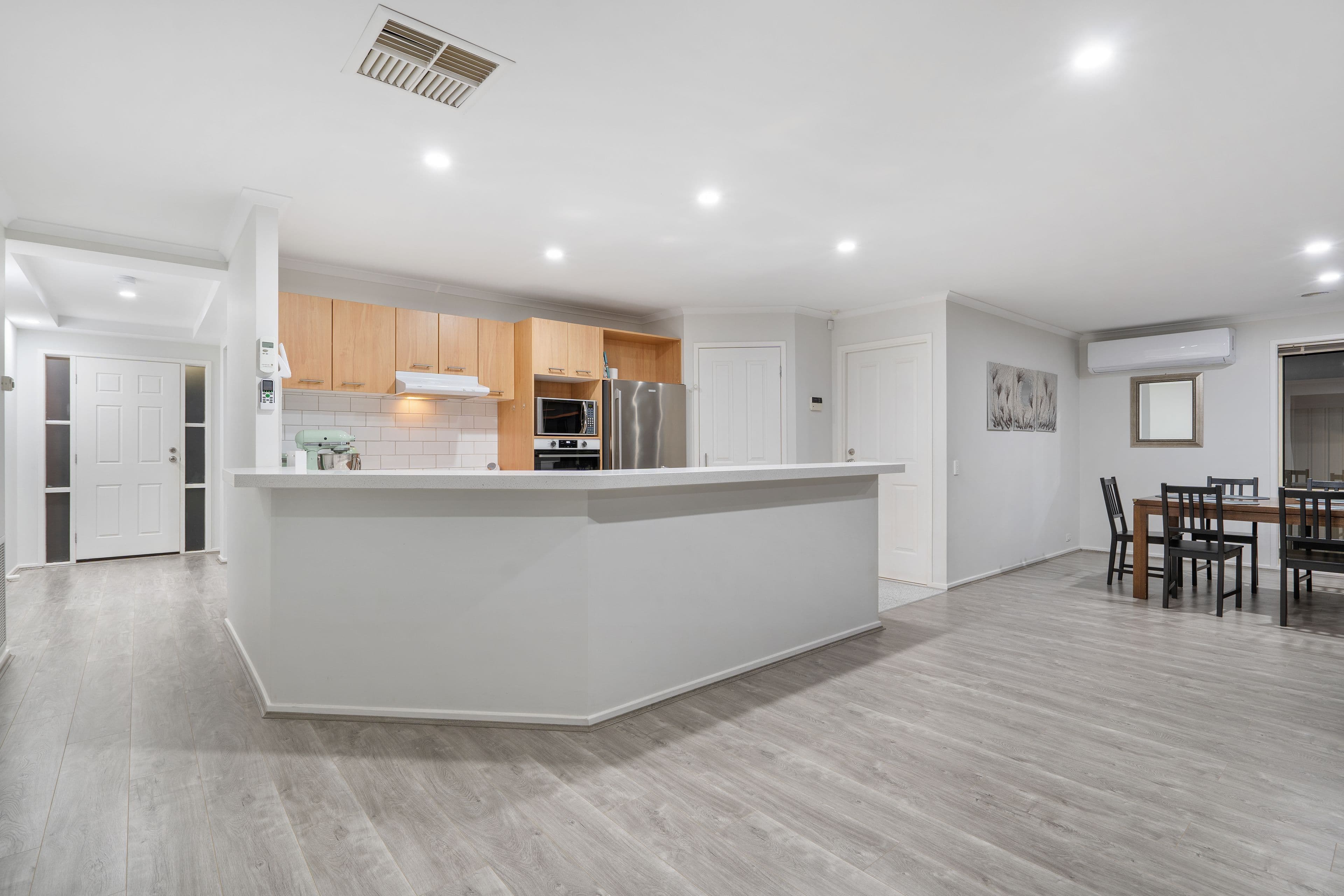 3 Naracoorte Drive, Caroline Springs VIC 3023, Caroline Springs - Thumbnail 3