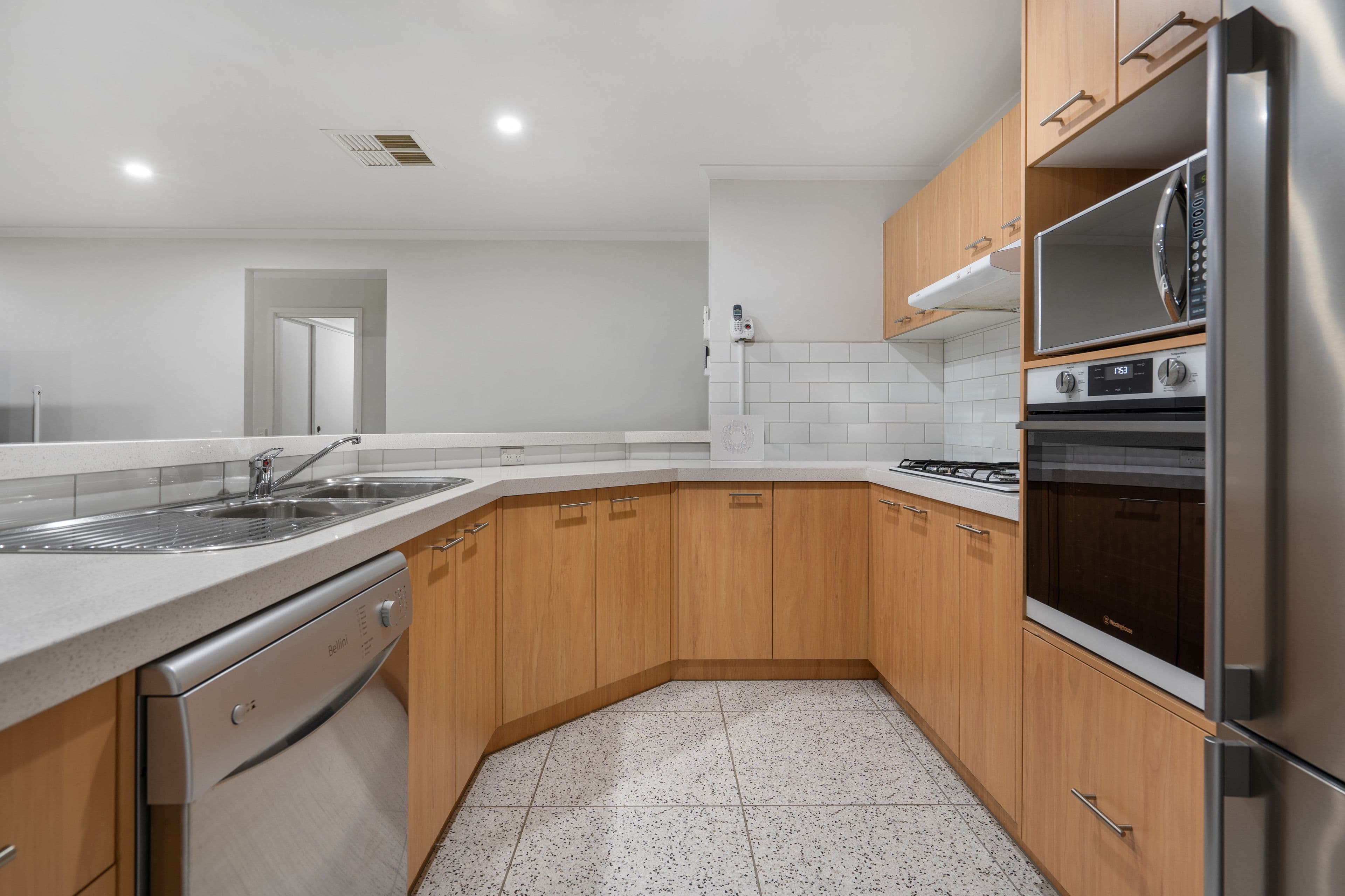 3 Naracoorte Drive, Caroline Springs VIC 3023, Caroline Springs - Thumbnail 4