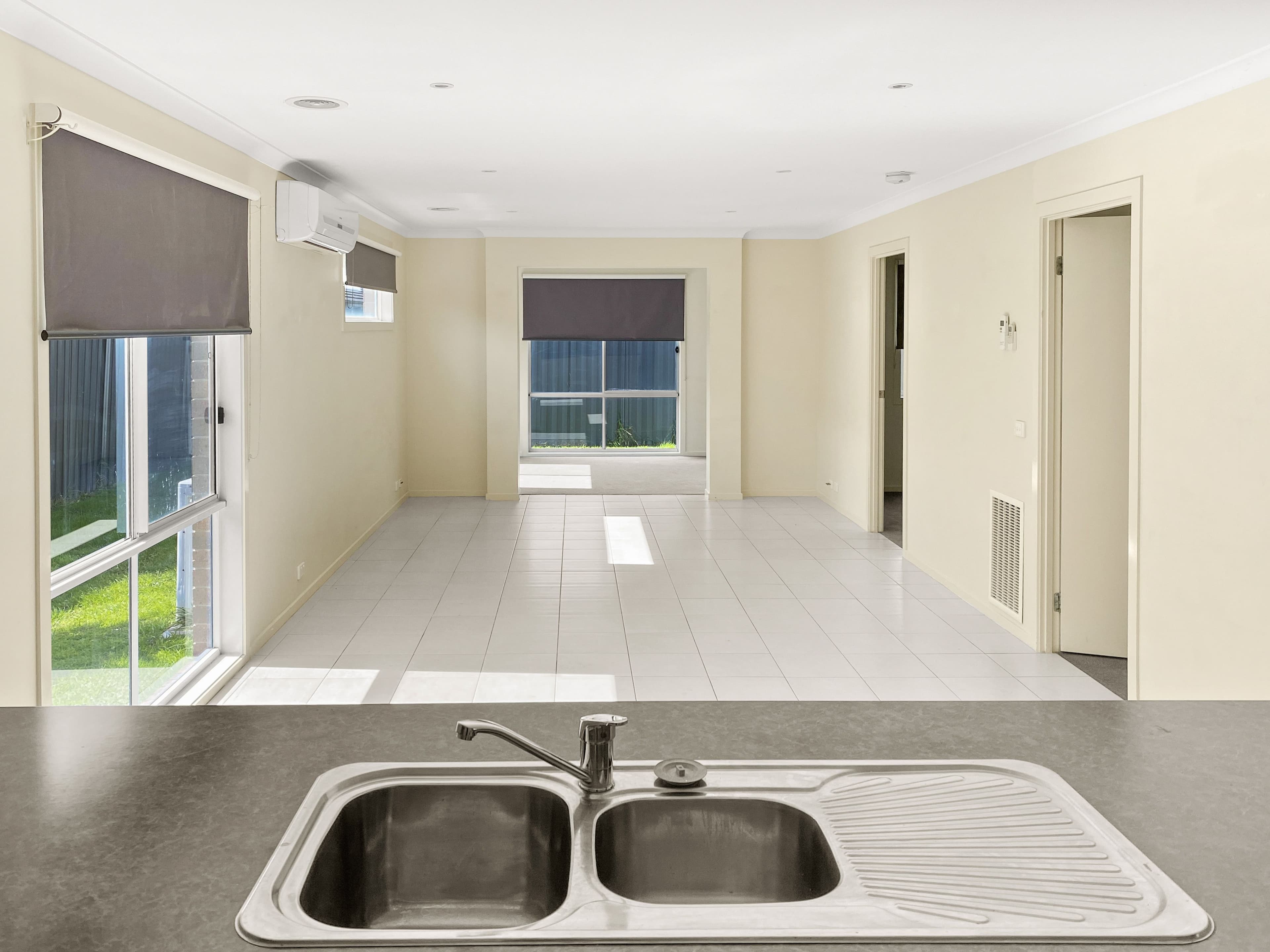 18 Walnut Way, Pakenham VIC 3810, Pakenham - Thumbnail 4