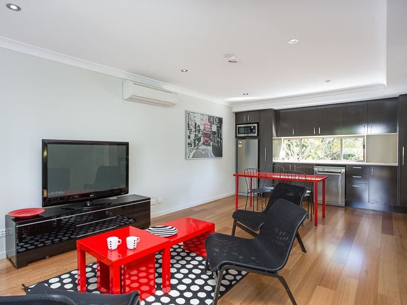 11 Norman Street, ANNERLEY QLD 4103, Annerley - Thumbnail 2