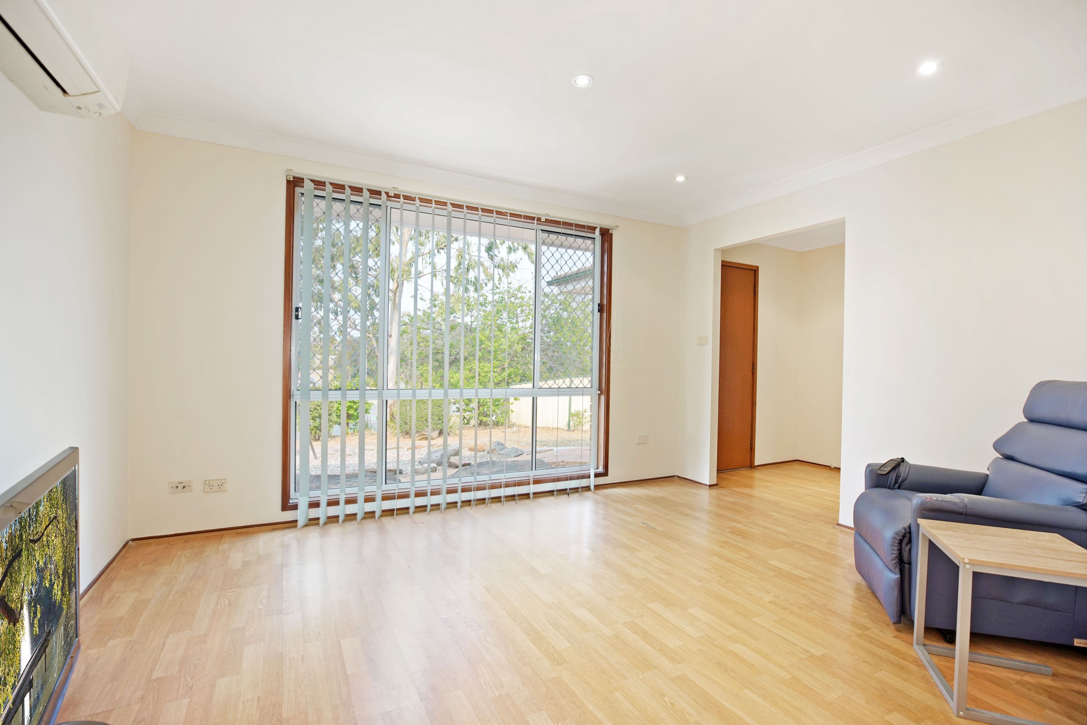 6 Mackenzie Avenue, Glenmore Park - Thumbnail 2