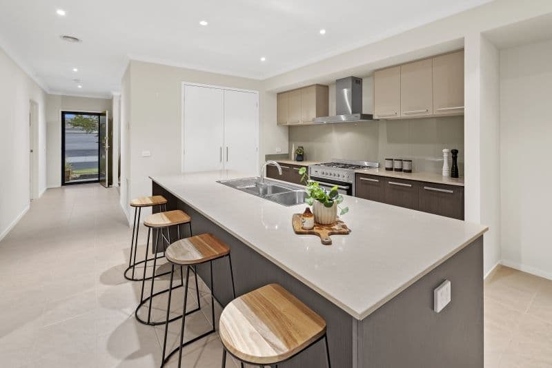 37 Mayesbrook Road, Manor Lakes VIC 3024, Manor Lakes - Thumbnail 3