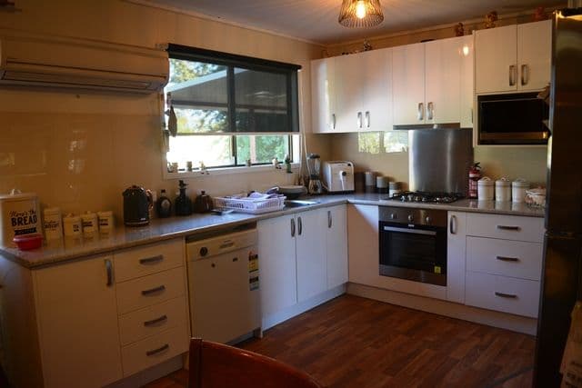 16 Mimosa Street, Blackall QLD 4472, Blackall - Thumbnail 3