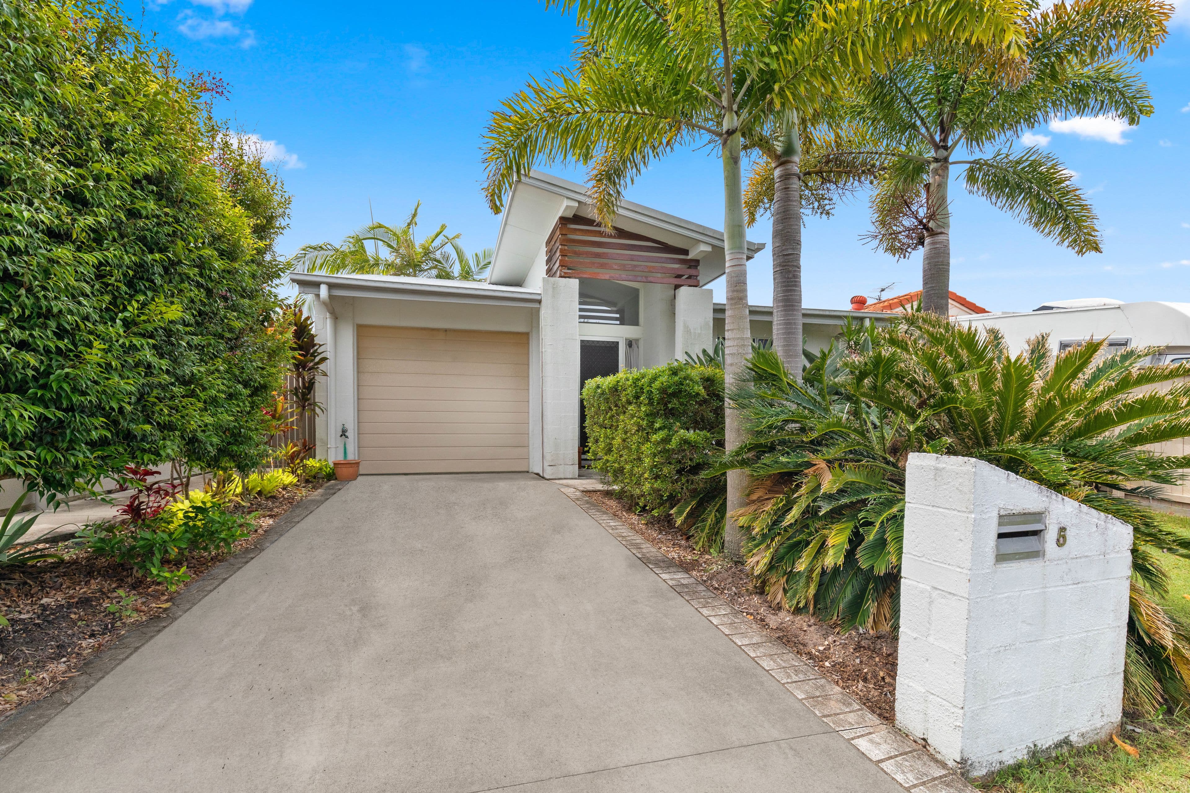 5 Sanibel Court, Parrearra QLD 4575, Parrearra - Image 1