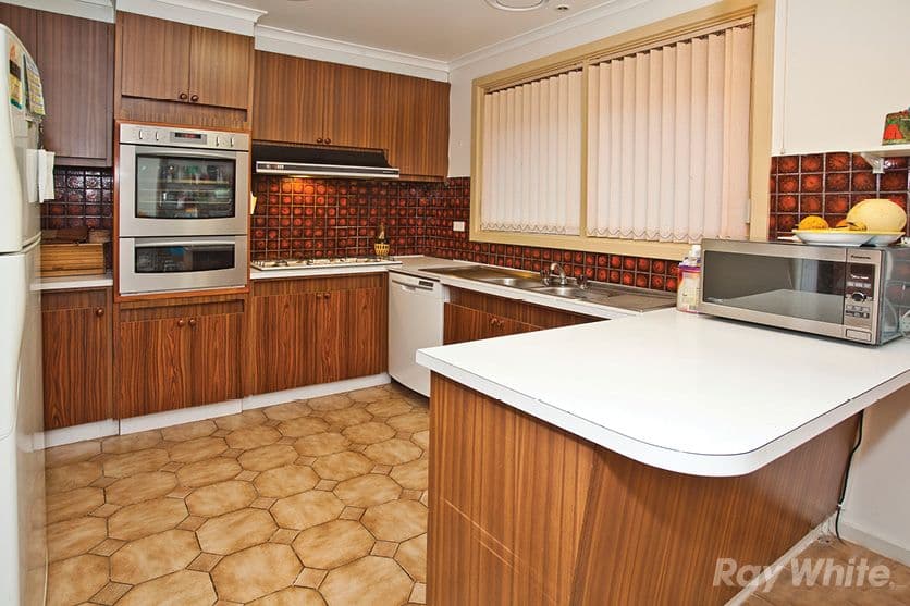 10 Hector Court, Glen Waverley VIC 3150, Glen Waverley - Thumbnail 2