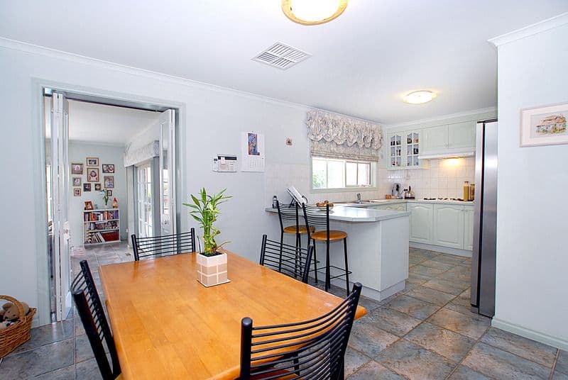 22 Naismith Court, Rowville VIC 3178, Rowville - Thumbnail 3