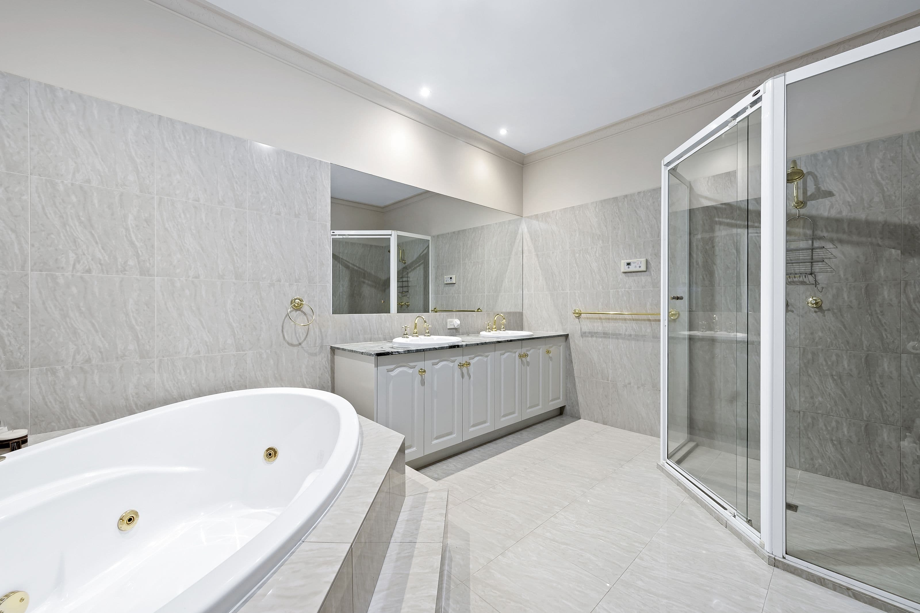 36 Roswell Street, Glen Waverley VIC 3150, Glen Waverley - Thumbnail 7