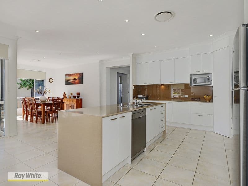 2 Nicklaus Parade, NORTH LAKES QLD 4509, North Lakes - Thumbnail 4