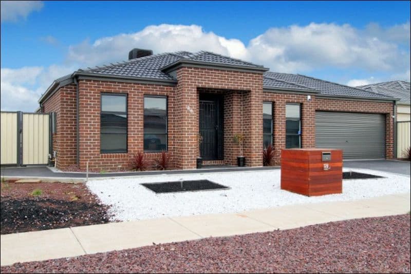 28 Jacaranda Drive, TAYLORS HILL VIC 3037, Taylors Hill - Image 1