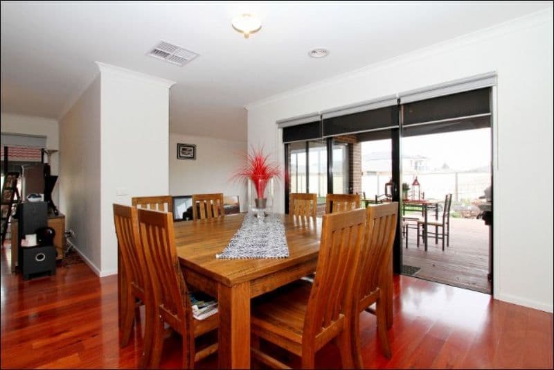 28 Jacaranda Drive, TAYLORS HILL VIC 3037, Taylors Hill - Thumbnail 3