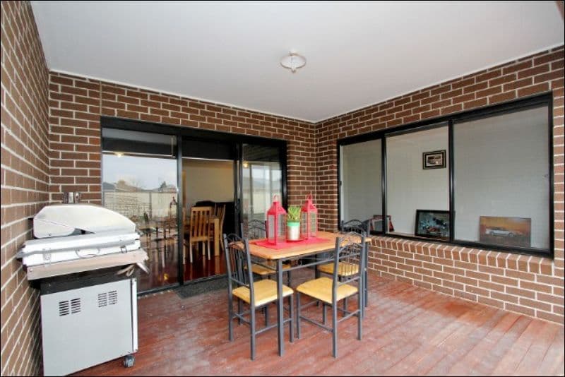 28 Jacaranda Drive, TAYLORS HILL VIC 3037, Taylors Hill - Thumbnail 4