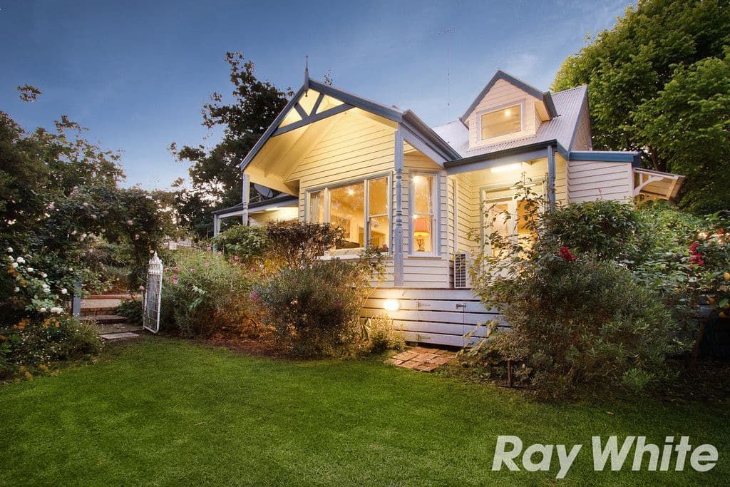 2 Rheanva Street, Berwick VIC 3806, Berwick - Image 1
