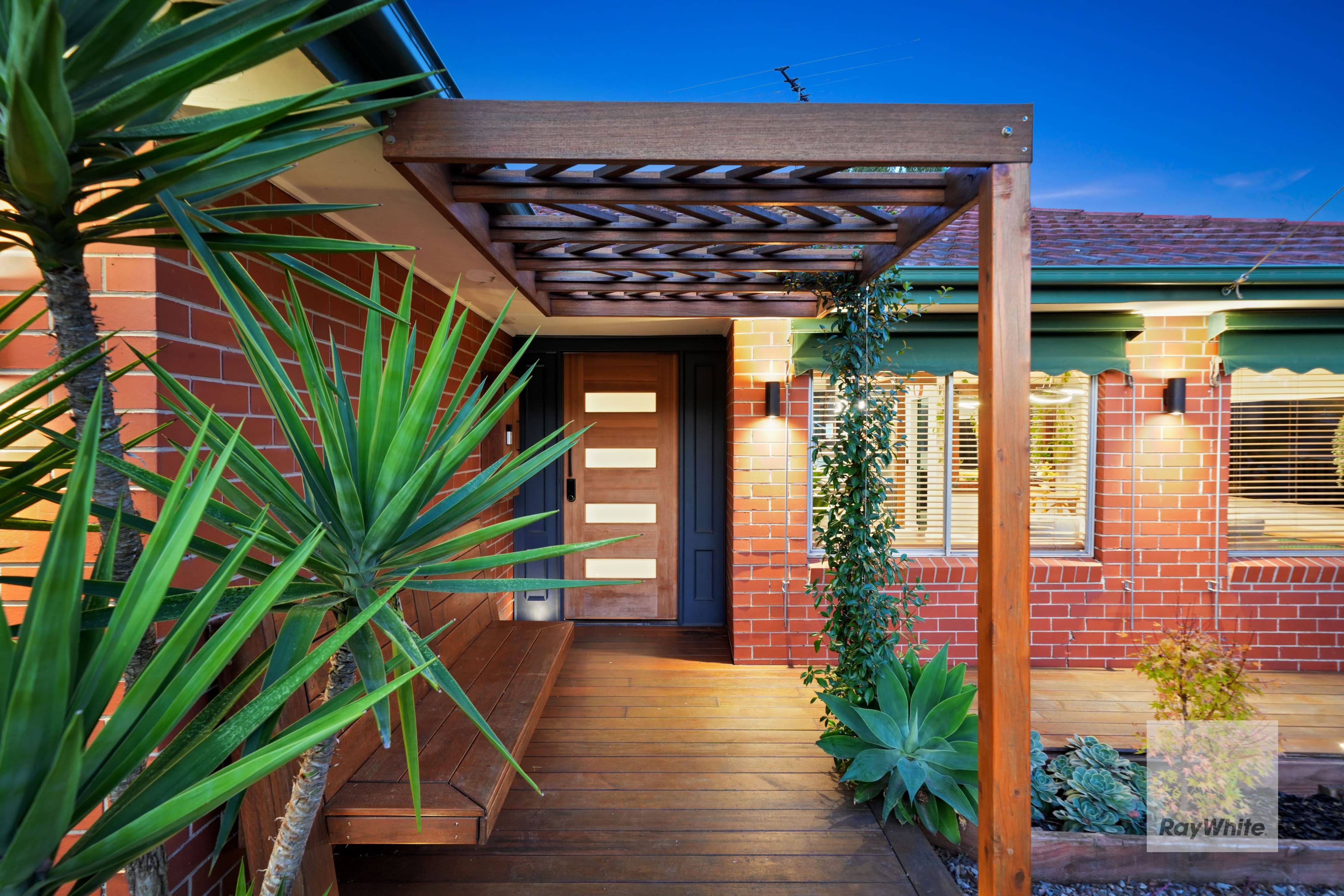 5 Bunbury Court, Gladstone Park VIC 3043, Gladstone Park - Thumbnail 2