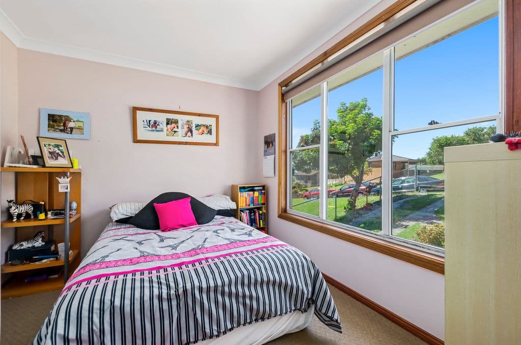 20 Wybalena Avenue, Koonawarra - Thumbnail 2