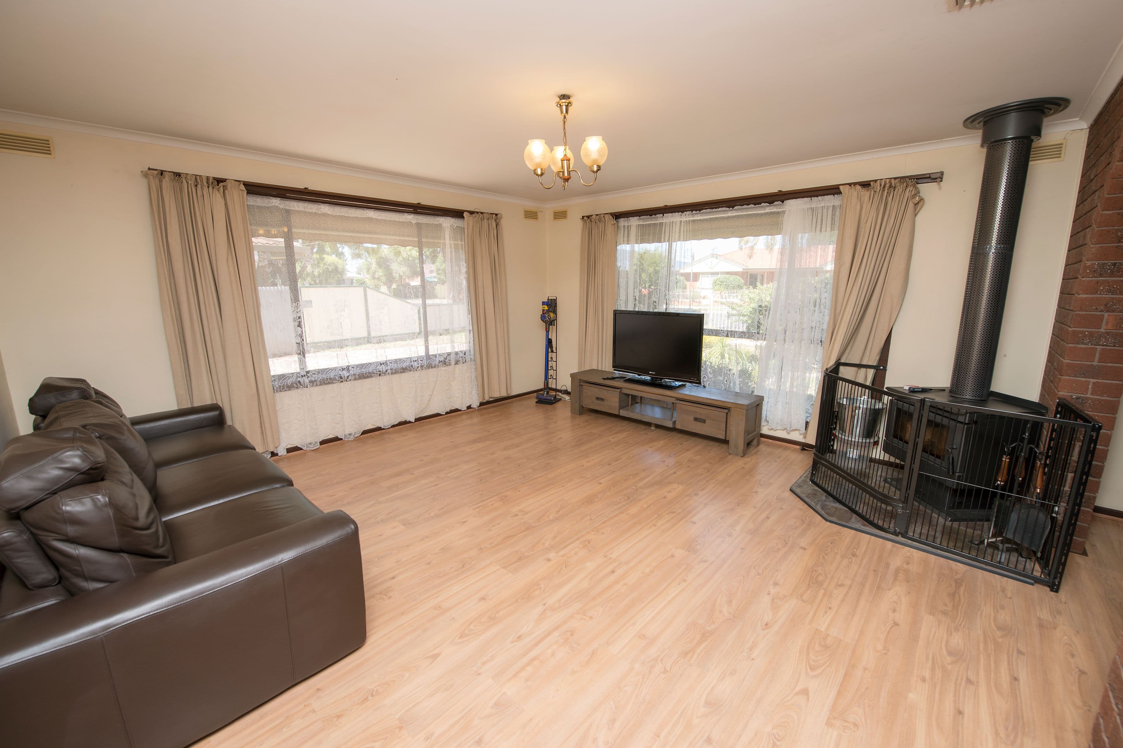 188 Murlong Street, Swan Hill VIC 3585, Swan Hill - Thumbnail 2