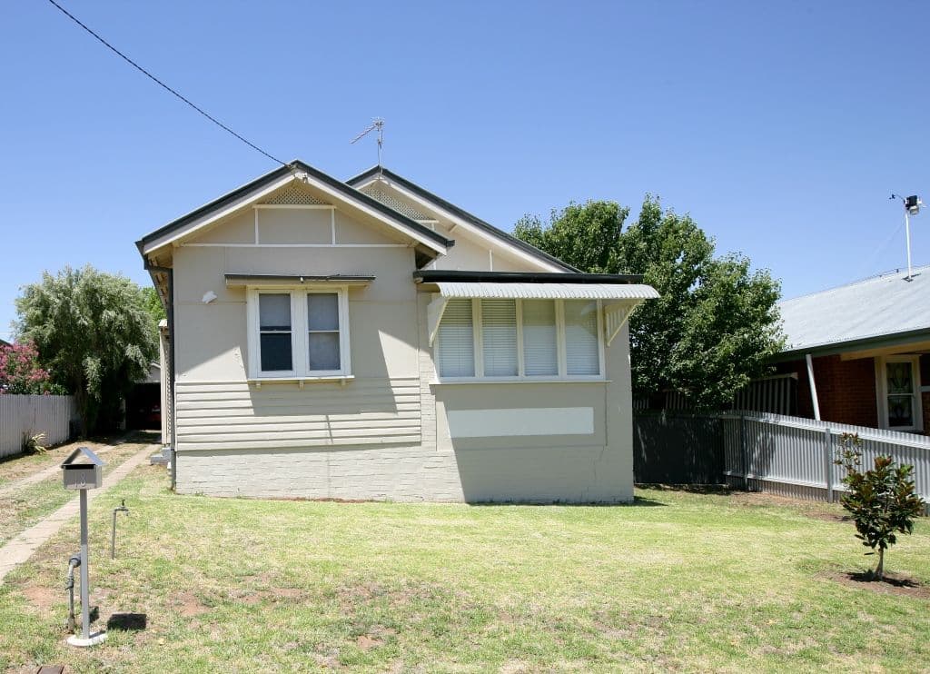 18 Hill Street, TURVEY PARK NSW 2650, Turvey Park - Image 1