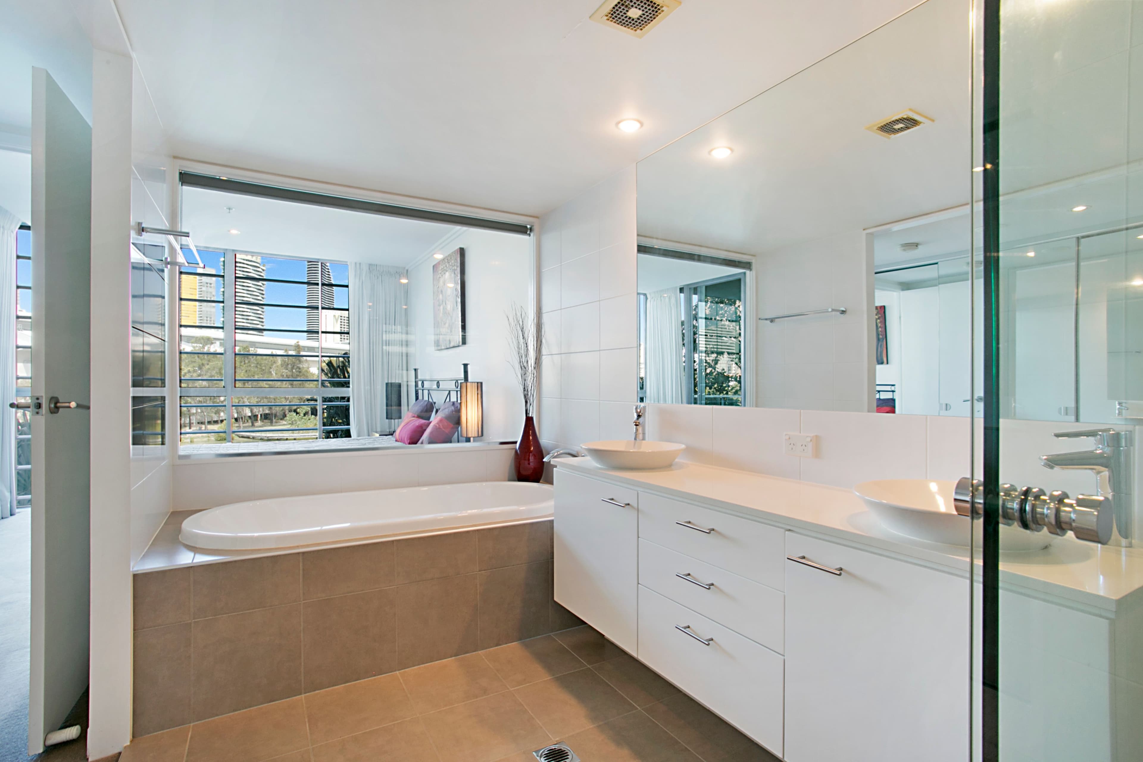 1105 'Freshwater Point' 33 T E Peters Drive, Broadbeach Waters QLD 4218, Broadbeach Waters - Thumbnail 6