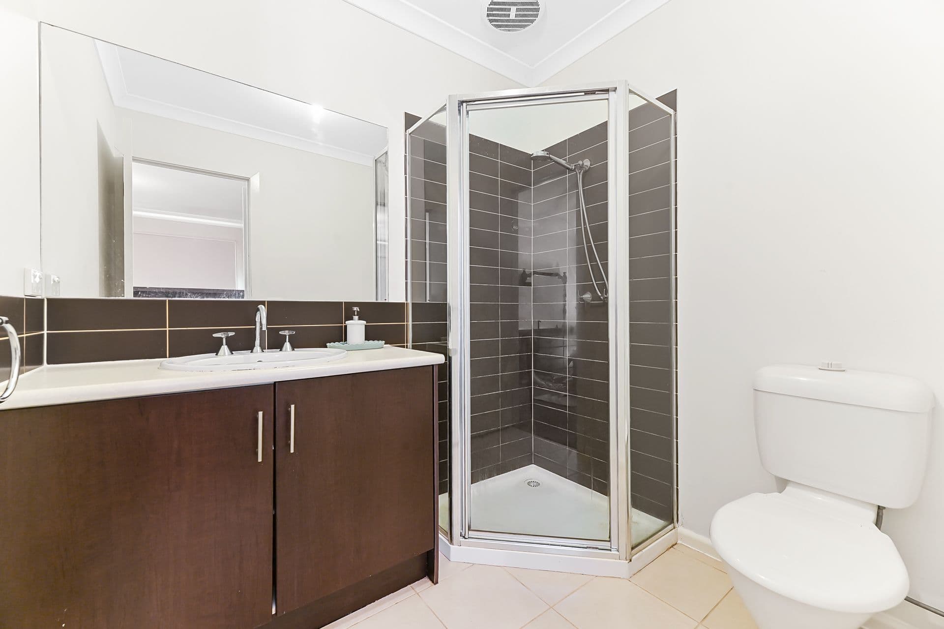 8 Mcfarlane Crescent, Dandenong VIC 3175, Dandenong - Thumbnail 7