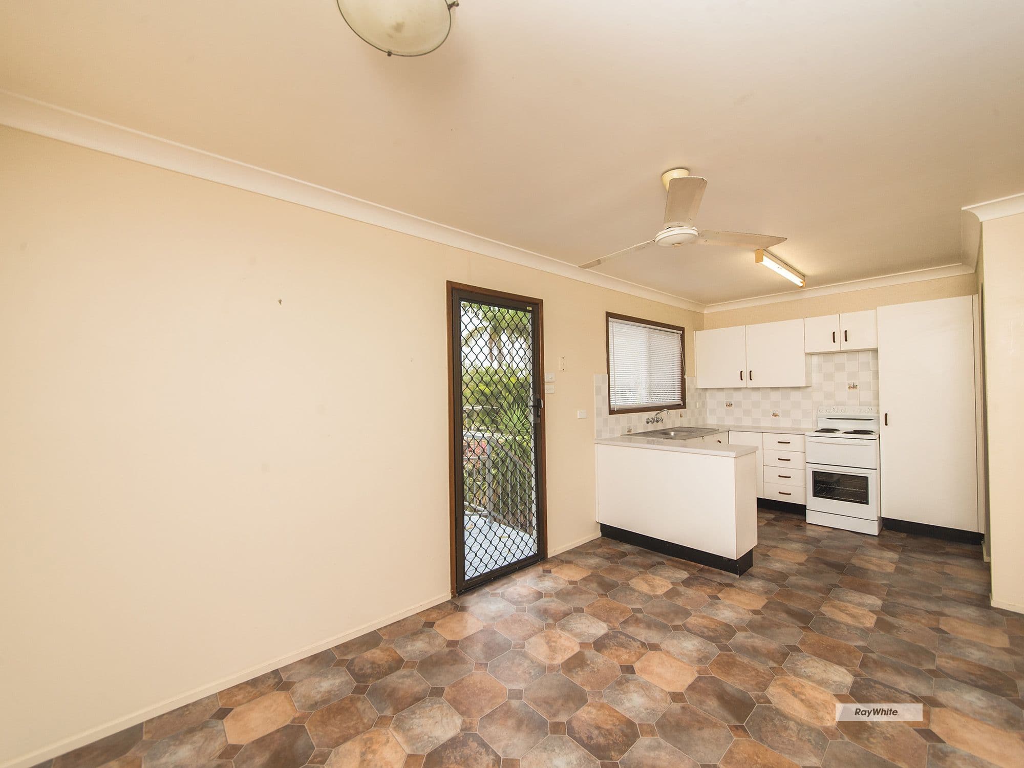 2 Cheney Street, Norman Gardens QLD 4701, Norman Gardens - Thumbnail 8