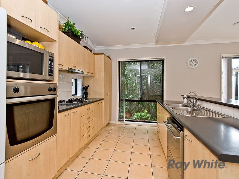 8 Tudor Close, PETRIE QLD 4502, Petrie - Thumbnail 2