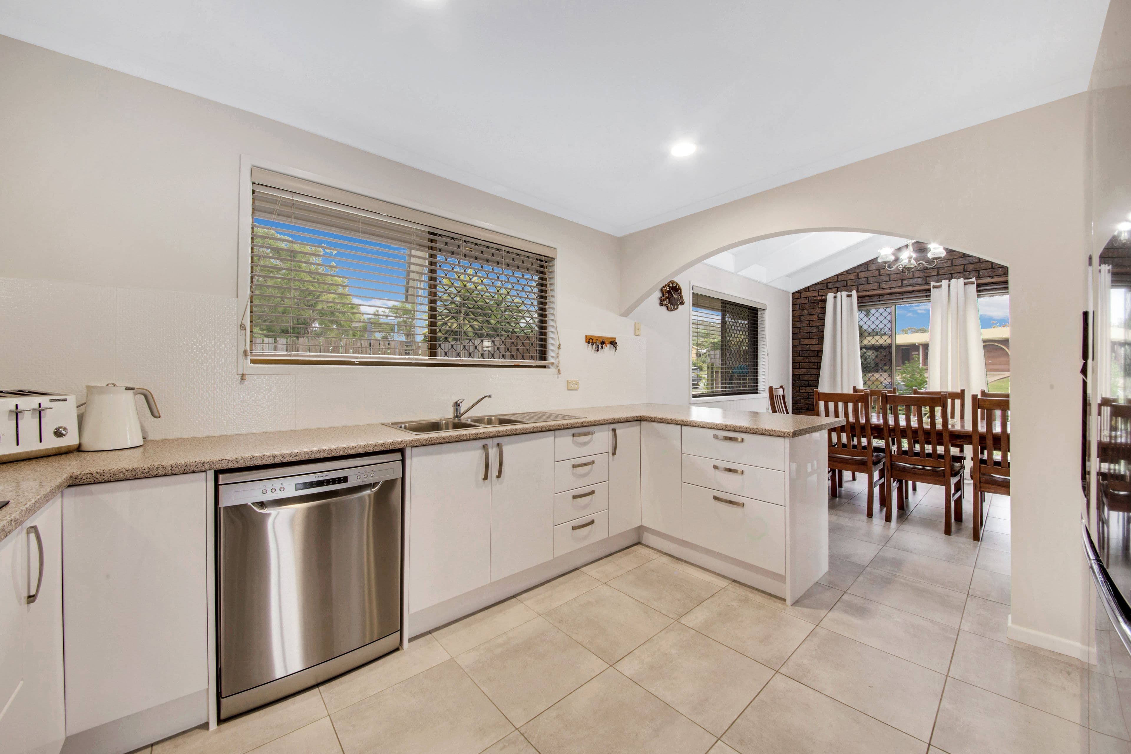 4 Gretel Drive, Clinton QLD 4680, Clinton - Thumbnail 8