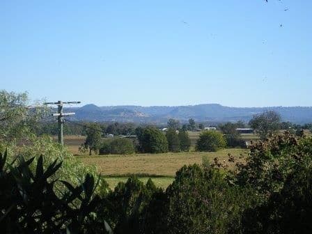 13 Christopher Street, GRANTHAM QLD 4347, Grantham - Thumbnail 2